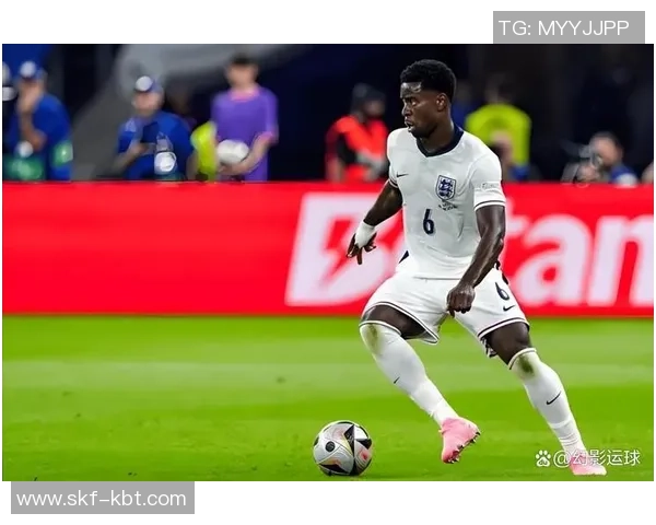 6500万英镑巨资追逐!25岁神锋成英超四豪门冬窗抢购热门